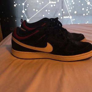 Men’s gently used nikes. 10.5